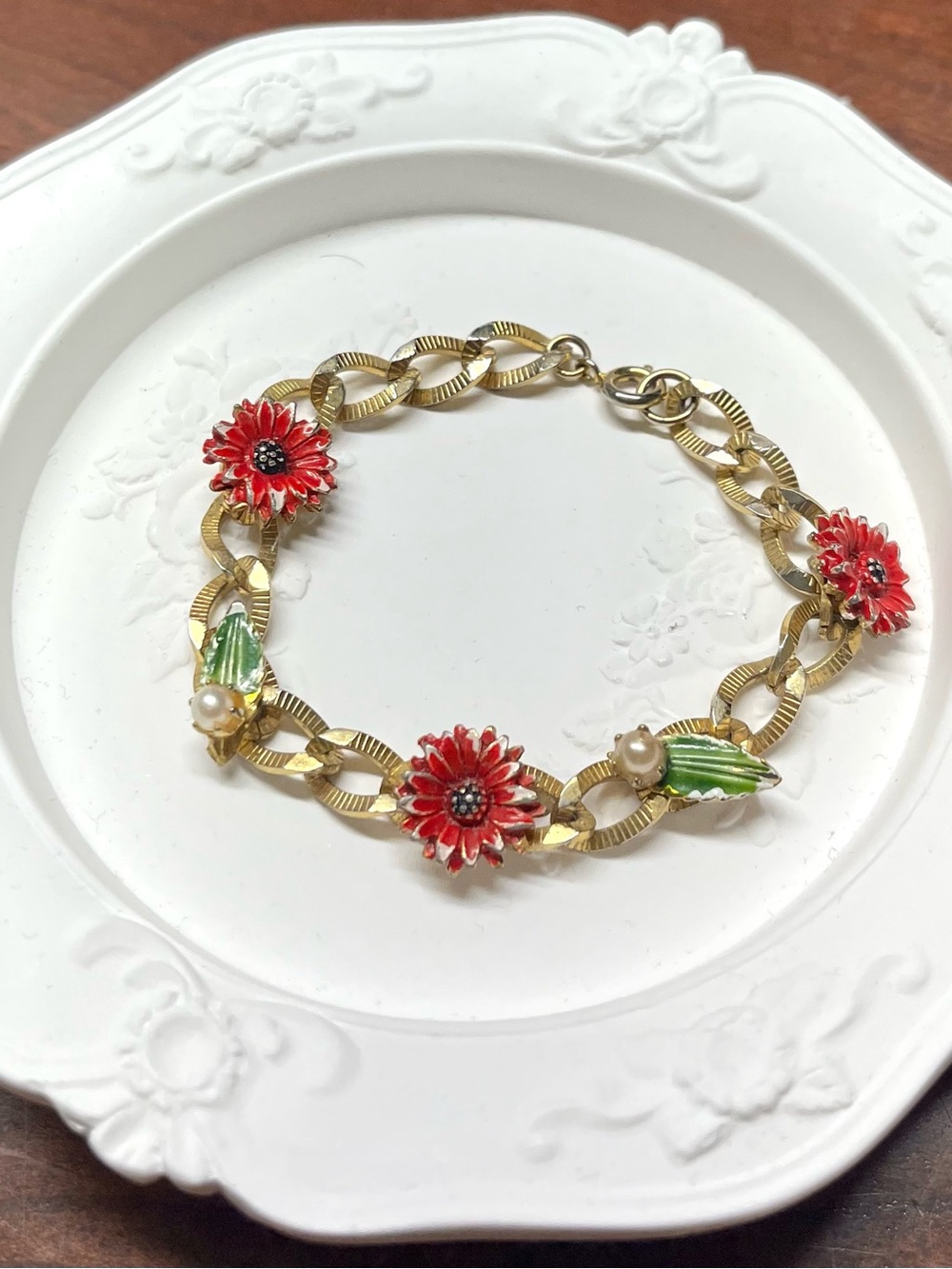 Vintage enamel and gold tone flower bracelet red floral faux pearl - cottagecore